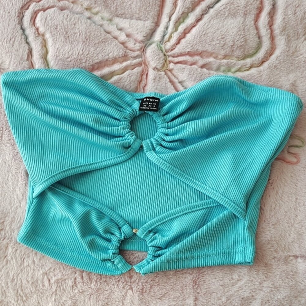 SHEIN Turquoise Crop Top
